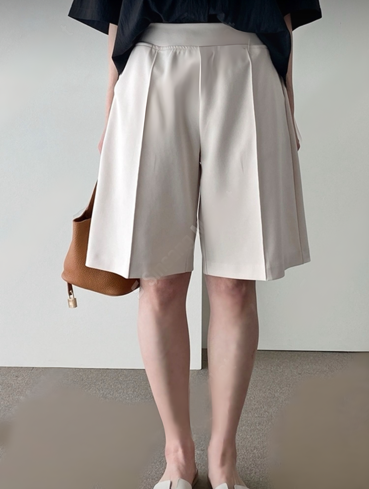 Pintuck Short Pants