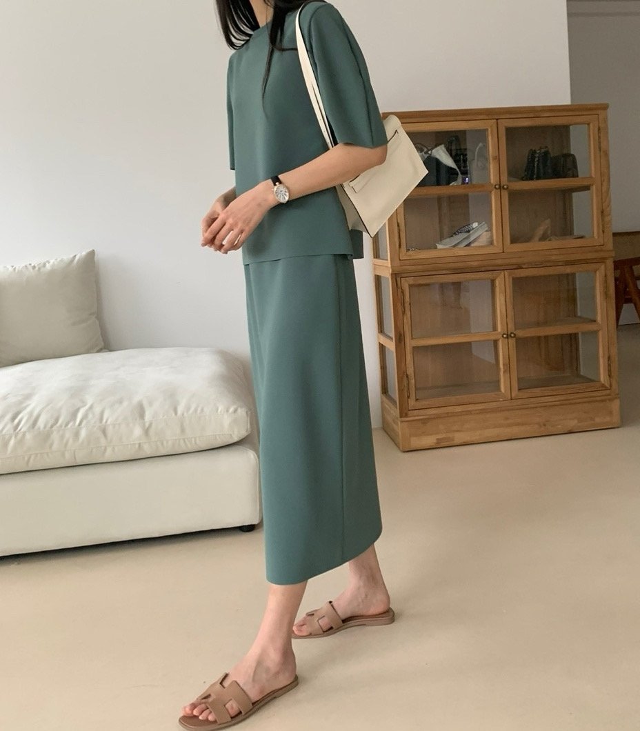 Round Blouse Skirt Sets